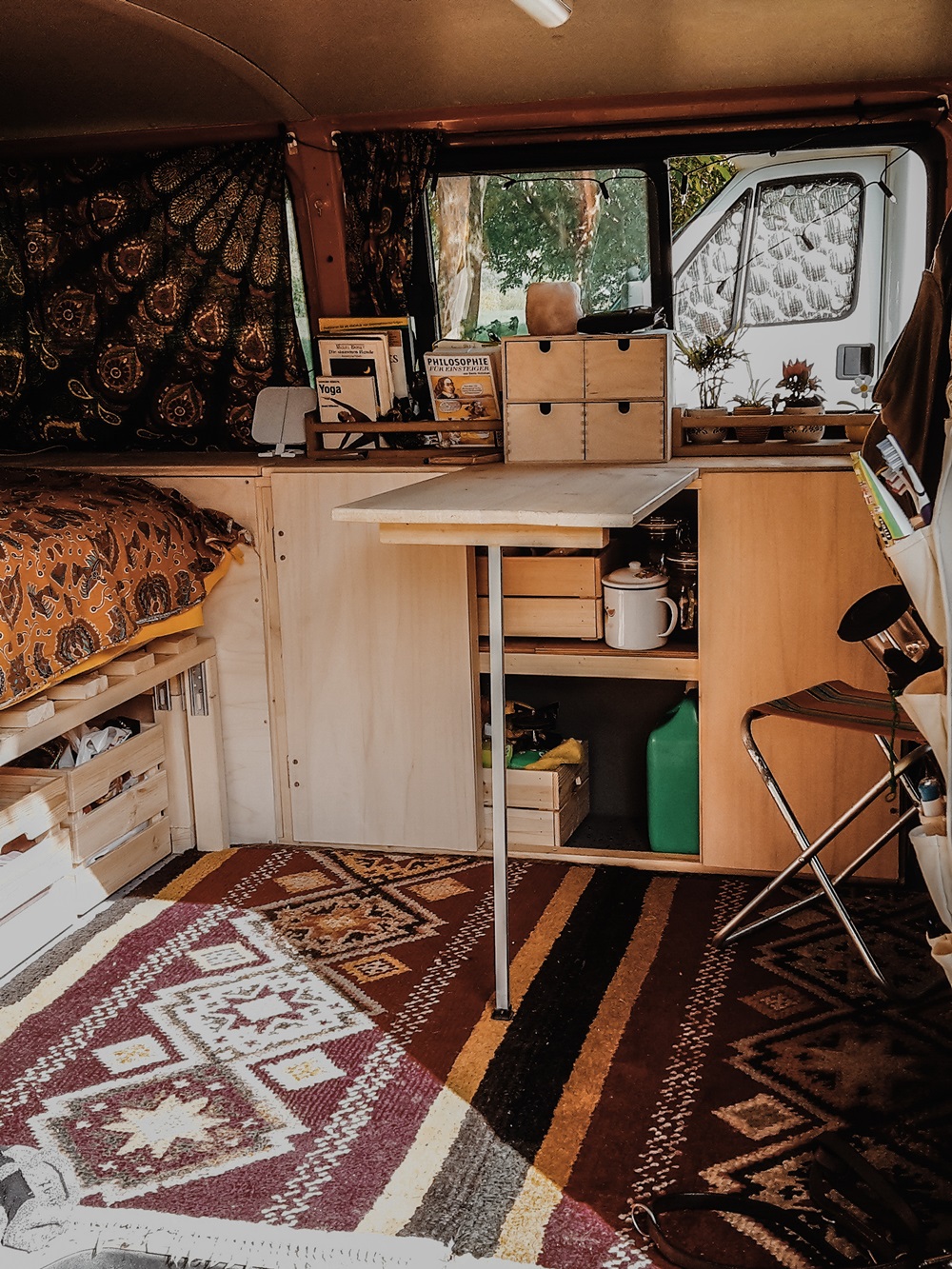 Vanlife DIY Campervan #pumpkinthevan from ellawayfarer